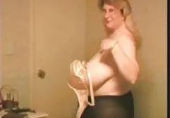 سواری ورزش بر روی ايراني سيکس masturbator سیاه و سفید